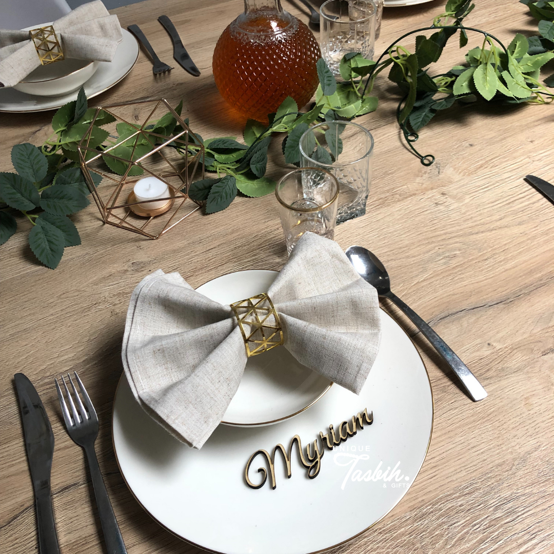 Décor de table - prénom découpé au laser