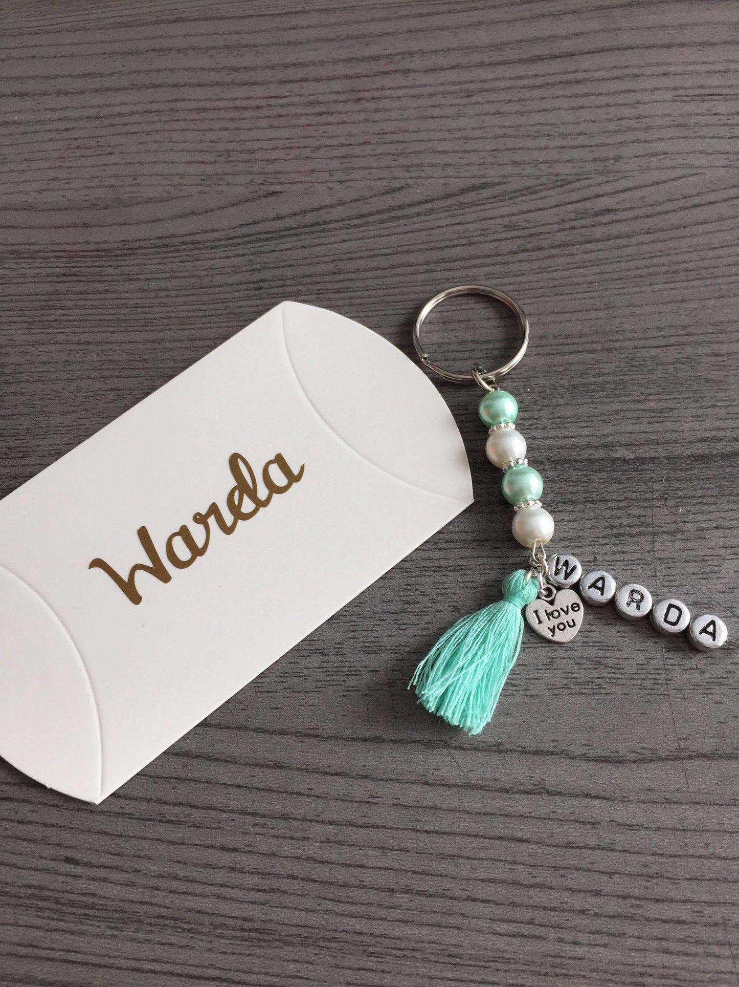 Personalized pearled keychain (incl box) - Unique Tasbihs & Gifts