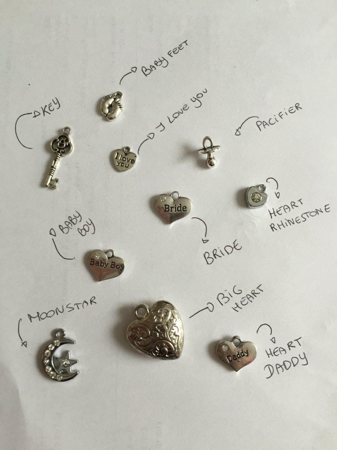Personalized pearled keychain (incl box) - Unique Tasbihs & Gifts
