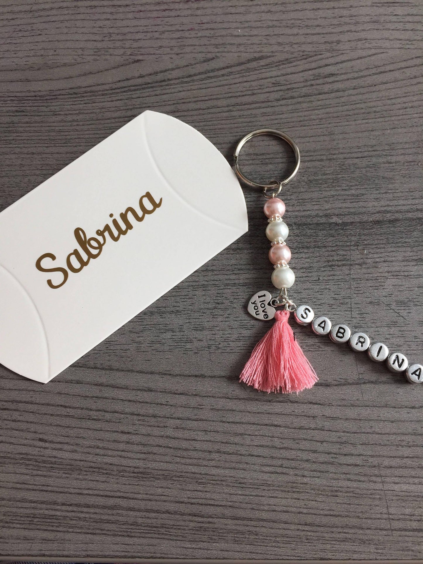 Personalized pearled keychain (incl box) - Unique Tasbihs & Gifts