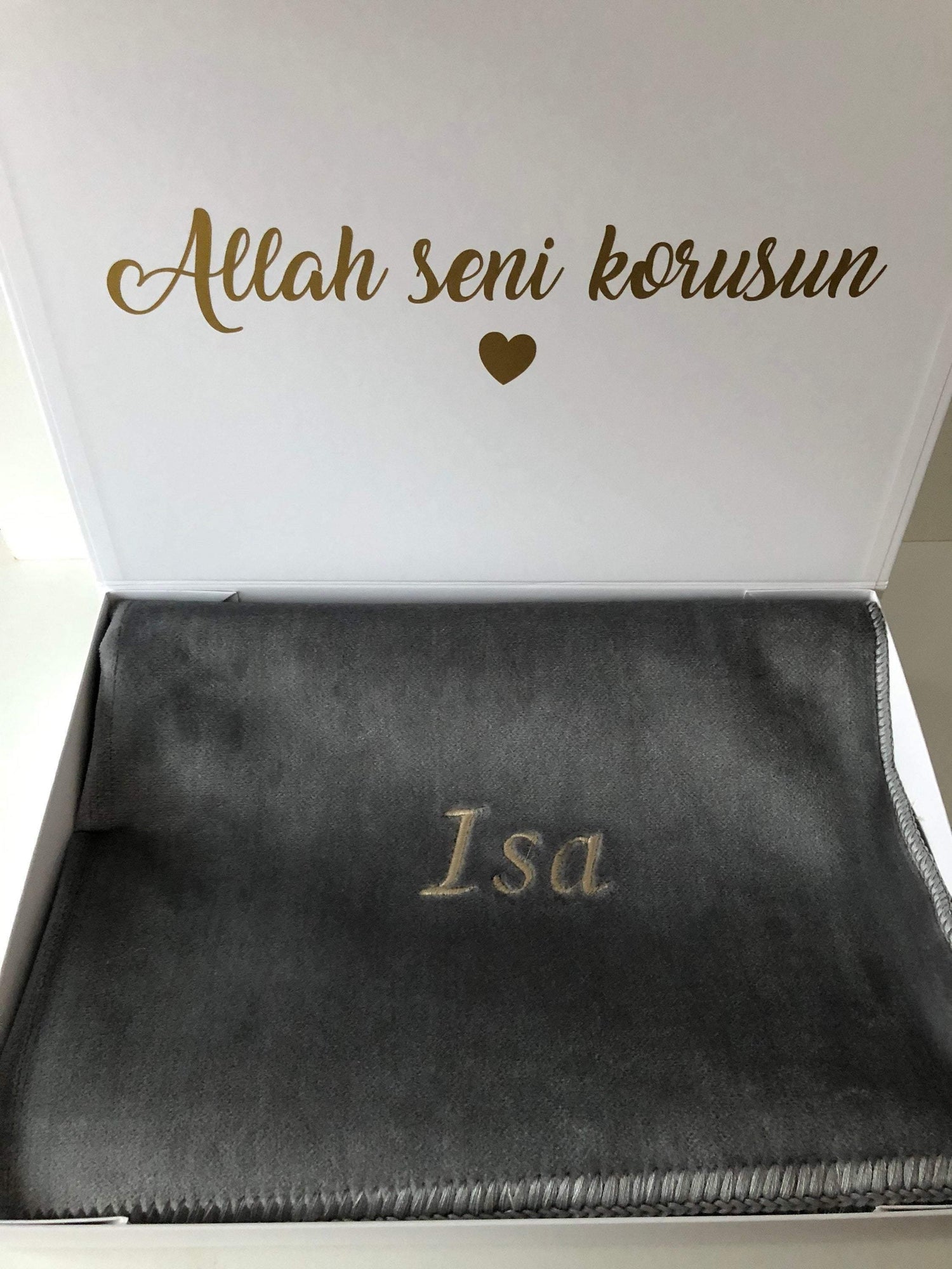 Personalised gift box (Prayer rug) - Unique Tasbihs & Gifts
