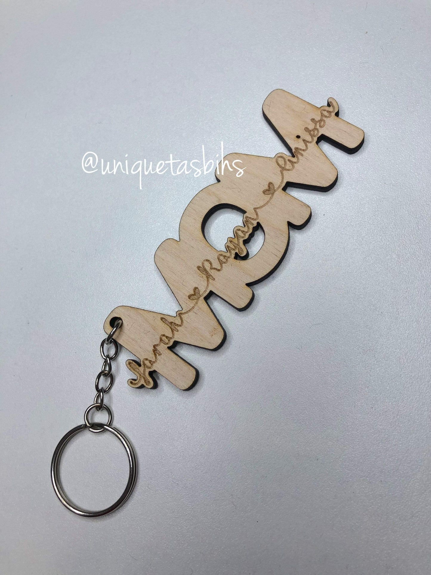 Mom personalised wood keychain - Unique Tasbihs & Gifts